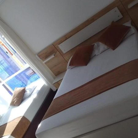 Hotel Gutier Ріонегро Екстер'єр фото