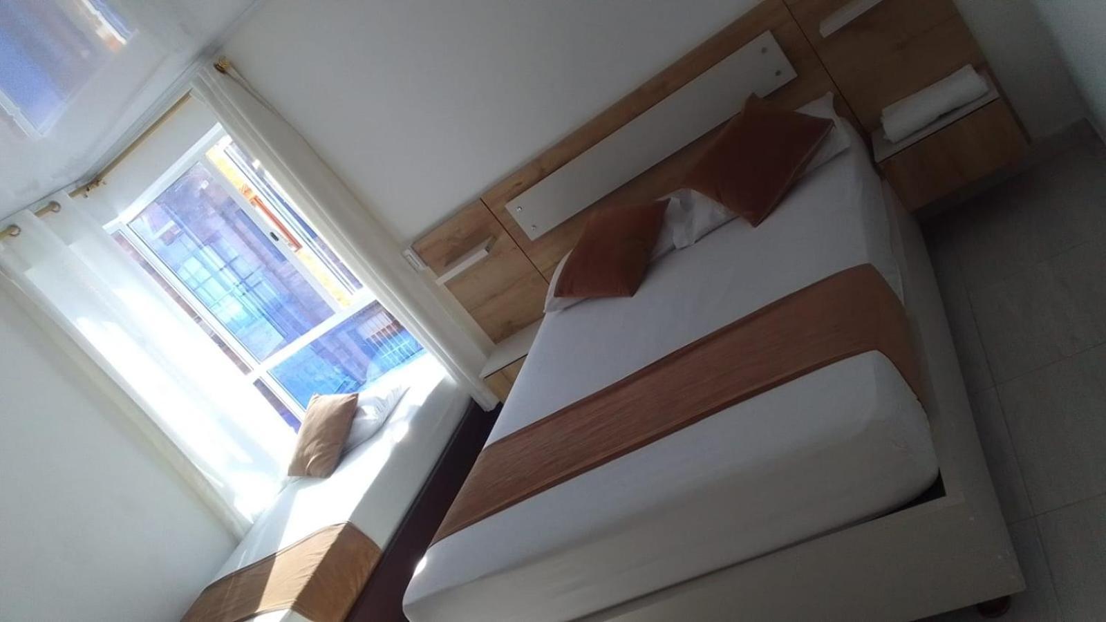 Hotel Gutier Ріонегро Екстер'єр фото