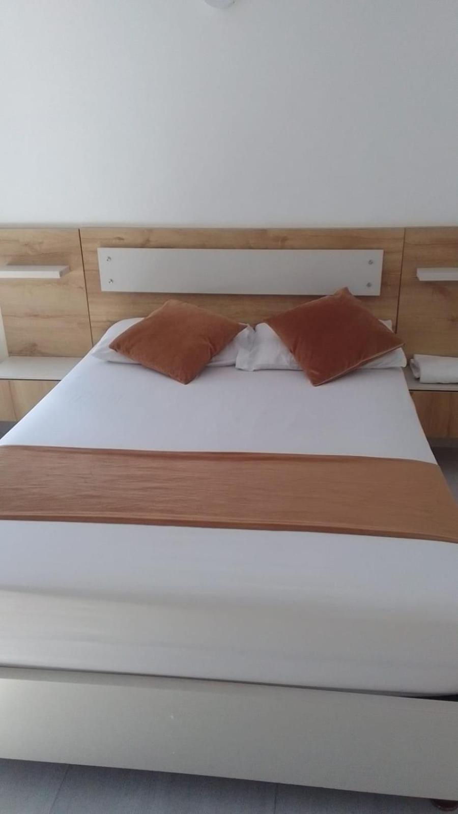 Hotel Gutier Ріонегро Екстер'єр фото